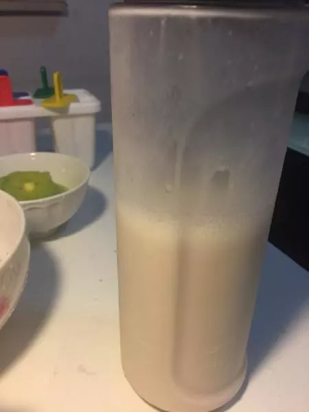 石榴汁酸奶饮