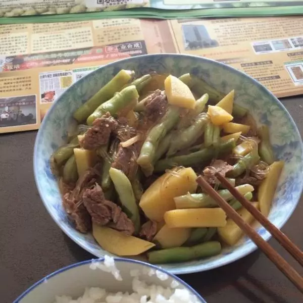 牛肉豆角土豆顿粉条