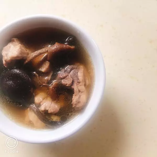 茶树菇鸡汤