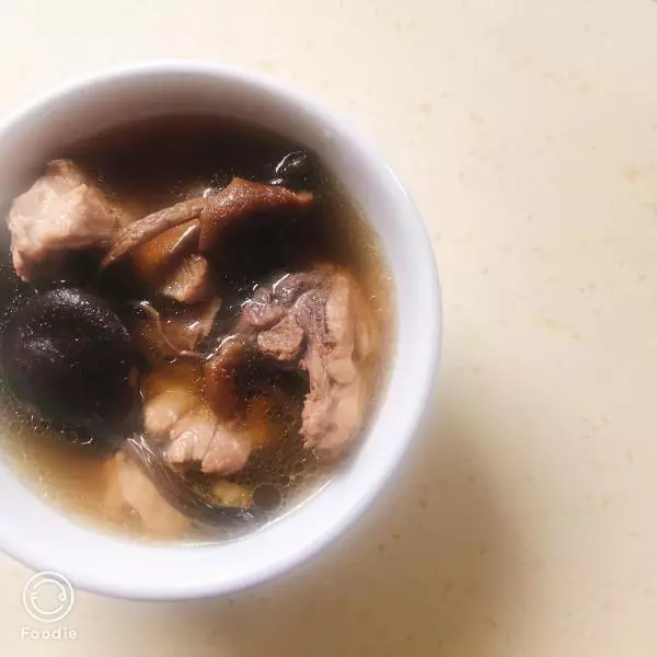 茶樹菇雞湯