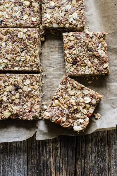 Date Sweetened Granola Bar (gluten free)