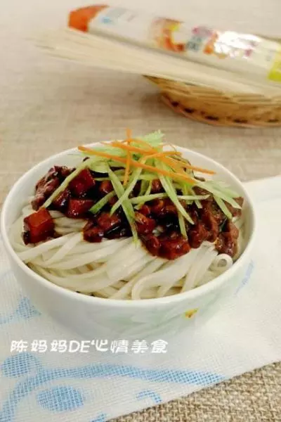 杏鲍菇炸酱面