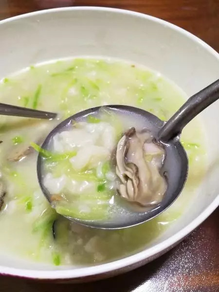 海蛎子萝卜疙瘩汤