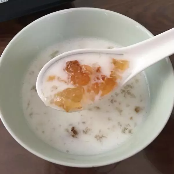 椰汁雪燕桃膠