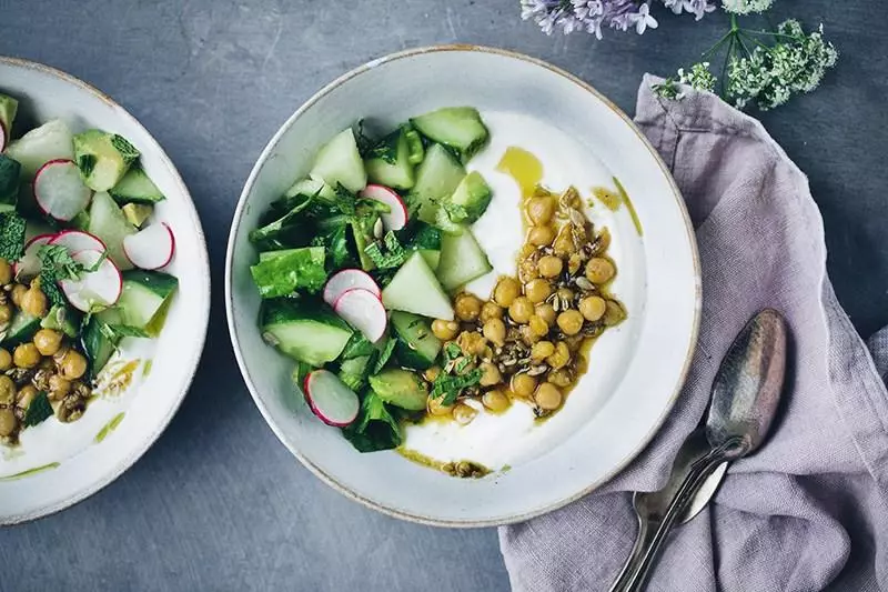 【GKS】青瓜鹰嘴豆酸奶沙拉 Savory Yogurt Bowl with Spicy Chickpeas &amp; Cucumber Salad