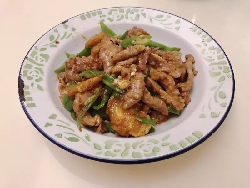 杭椒鸡蛋炒肉片