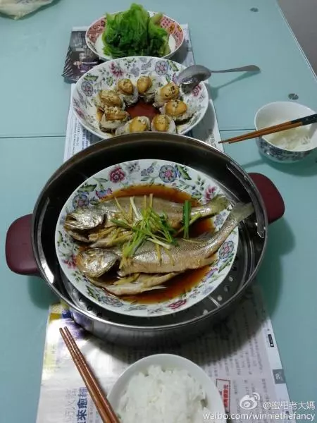蒸锅煮食50分钟（鲍鱼、黄花鱼、生菜）