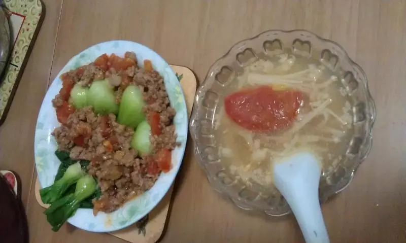 一個人的晚餐_一飯一菜一湯_番茄醬肉末飯