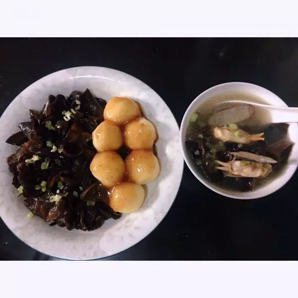 黑木耳+土豆泥+“黑木耳+指甲蚶+象鼻蚌汤”