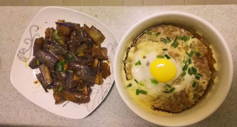 肉饼蒸蛋+红烧茄子