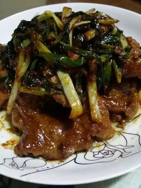 秘制蚝油醬汁蔥香梅肉排