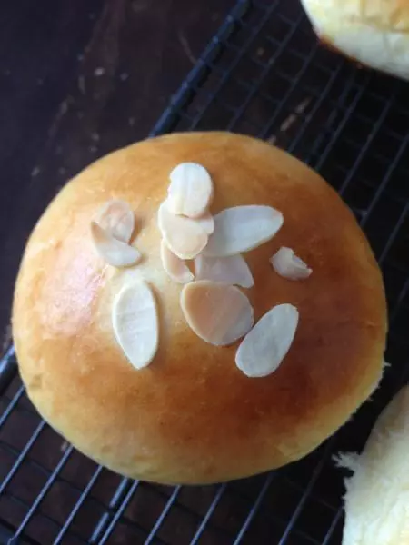 豆沙小麵包