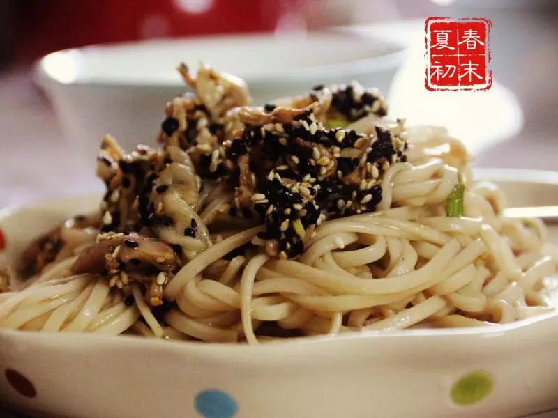 芝麻雞絲拌蕎麥麵