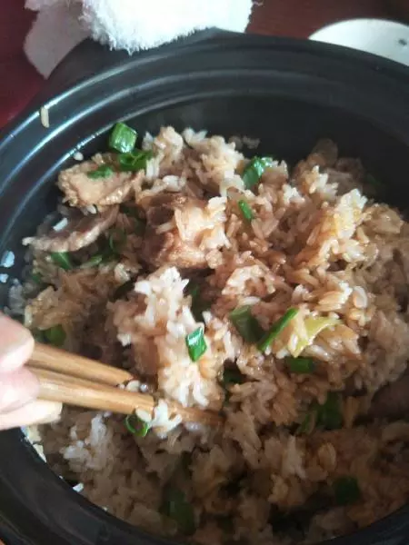 排骨煲仔飯