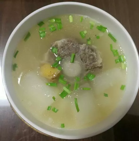 牛尾蘿蔔湯