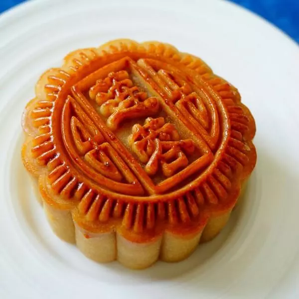 广式莲蓉月饼