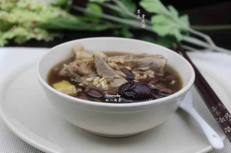 黑豆骨頭湯--養發護髮湯