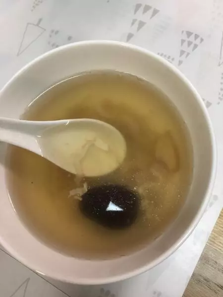 滿滿膠原蛋白 魚膠燉豬皮