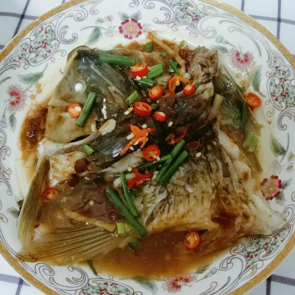 黃豆醬蒸魚頭魚尾