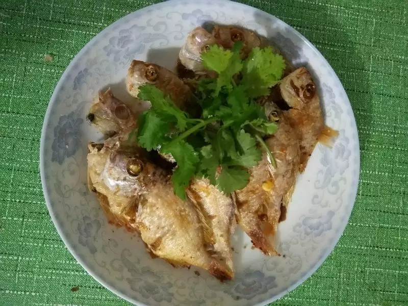 油煎小海魚