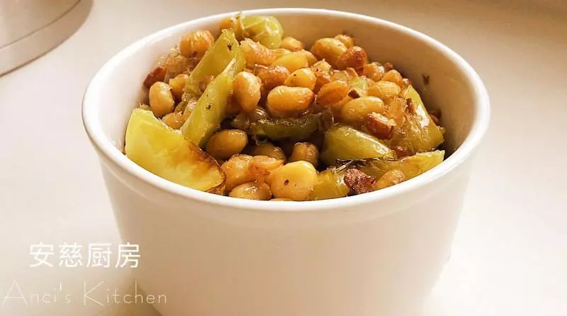 干煸尖椒酥沙豆（附視頻菜譜）