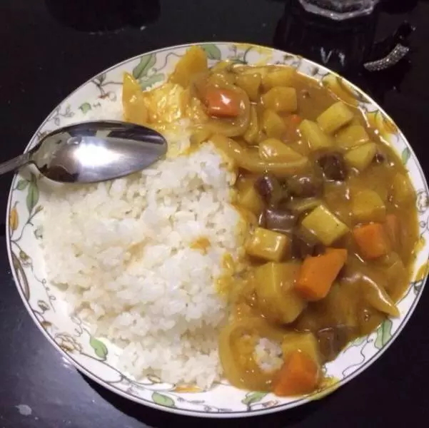 咖喱牛肉飯