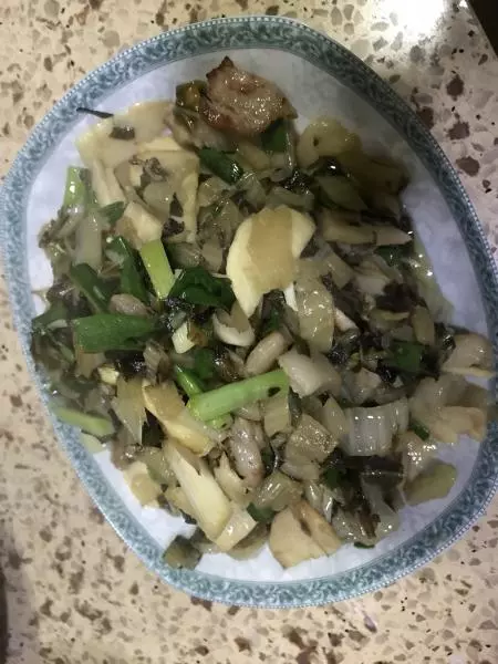 腌菜筍乾肉片