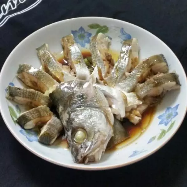 清蒸鱸魚