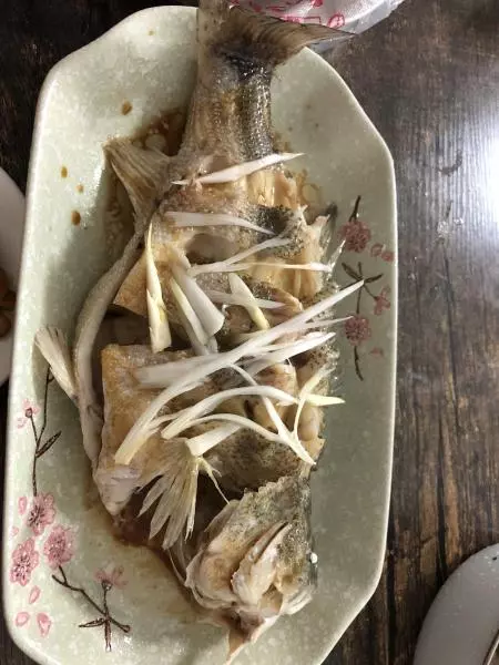 清蒸鱸魚