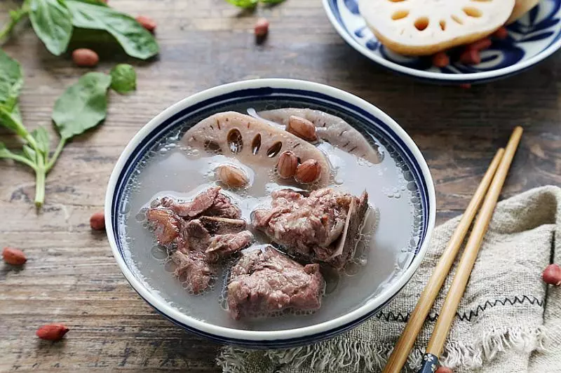 花生蓮藕龍骨湯--【山姆廚房】