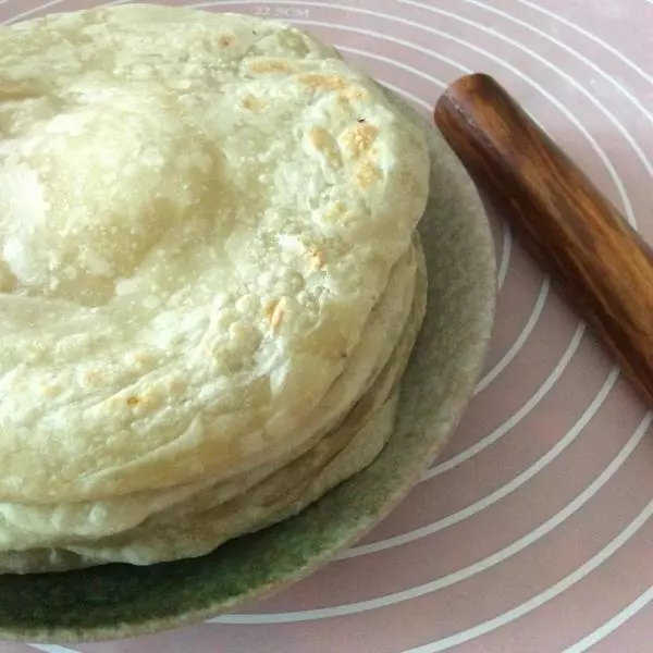 手撕饼（葱花饼、葱油饼均可）