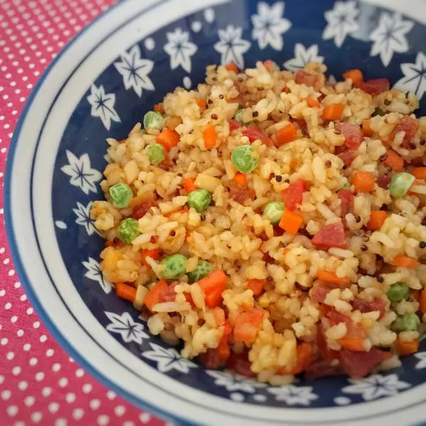 香腸雜炒藜麥飯