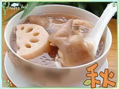 蓮藕豬首湯