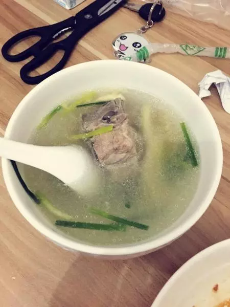 骨頭茭白湯（電飯煲黨必備）