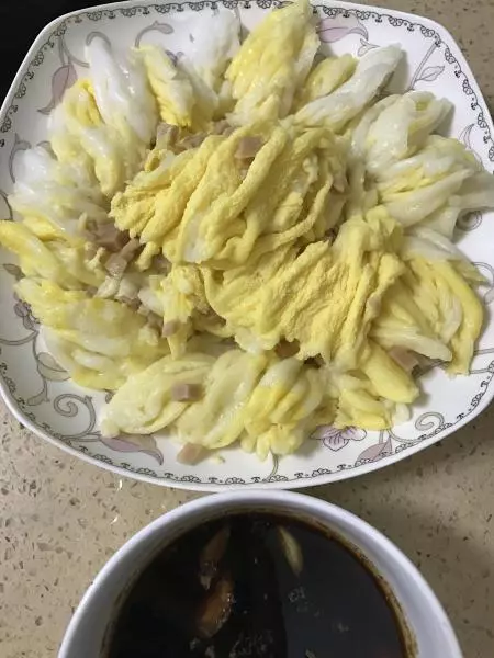 鸡蛋火腿肠粉