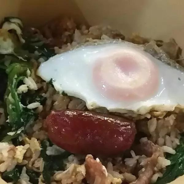 電飯鍋版的金針肥牛煲仔飯