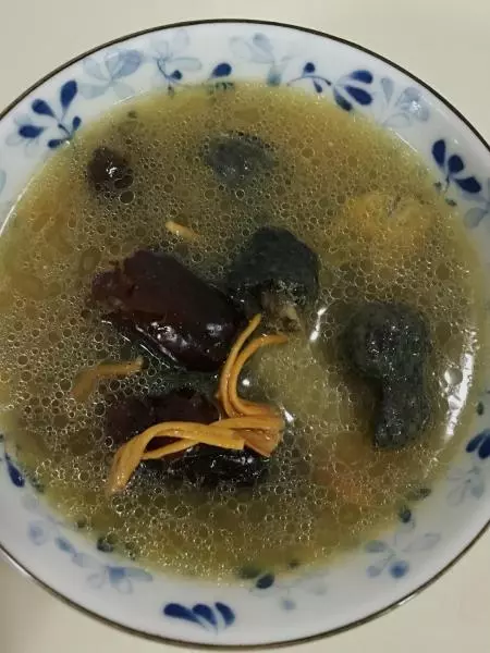 香菇蟲草烏雞湯