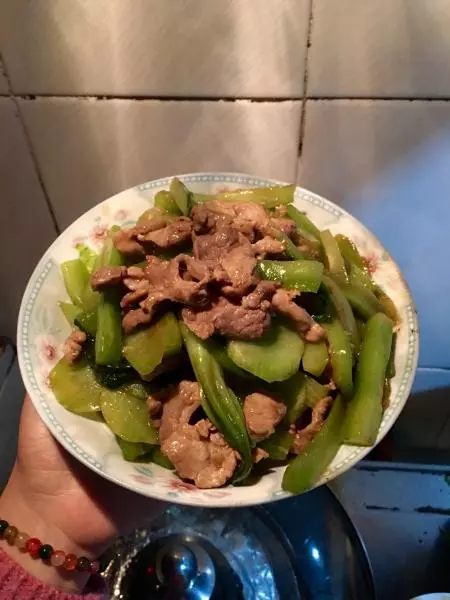 萵筍炒肉片