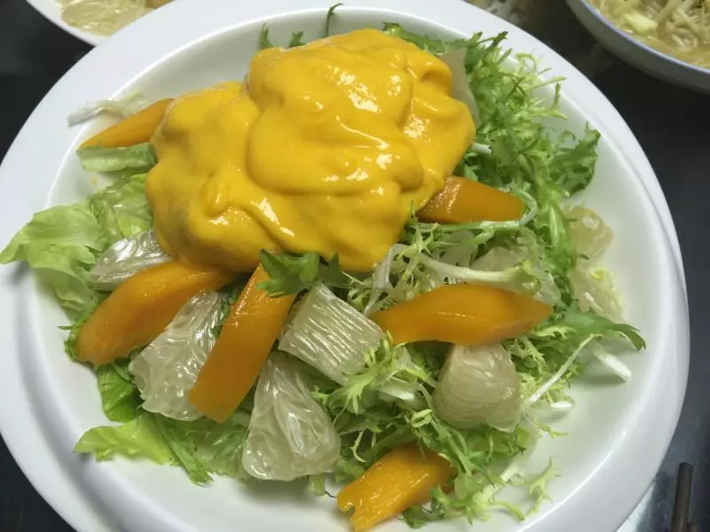 芒果奶昔水果蔬菜沙拉
