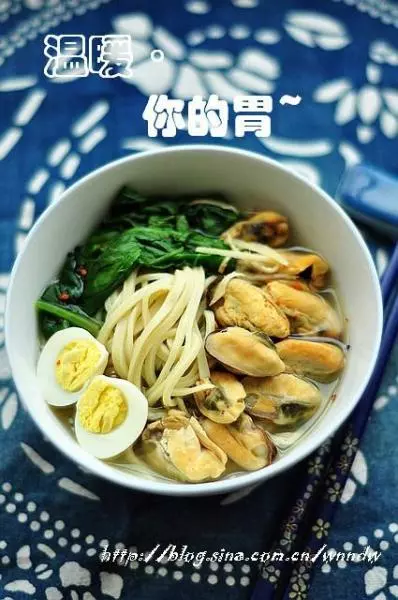 淡菜菠菜鹌鹑蛋面