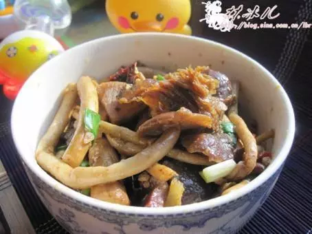 干煸臘肉茶樹菇