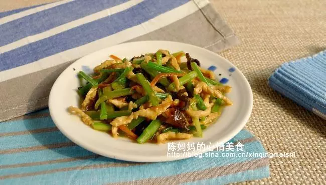 芹菜炒鸡丝