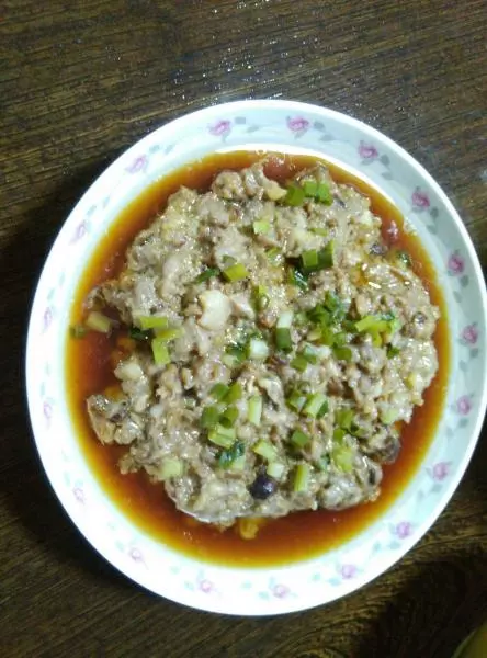 冬菇瑶柱鱿鱼干蒸肉饼