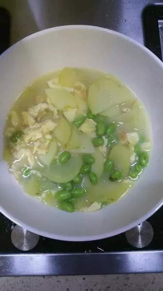 毛豆土豆片鸡蛋汤