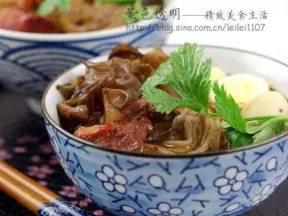 香辣醬肉蕎麥麵