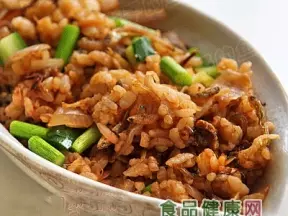 辣酱小鱼干炒饭