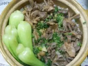 鸡肫煲仔饭