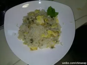 蛤蜊肉雞蛋炒飯