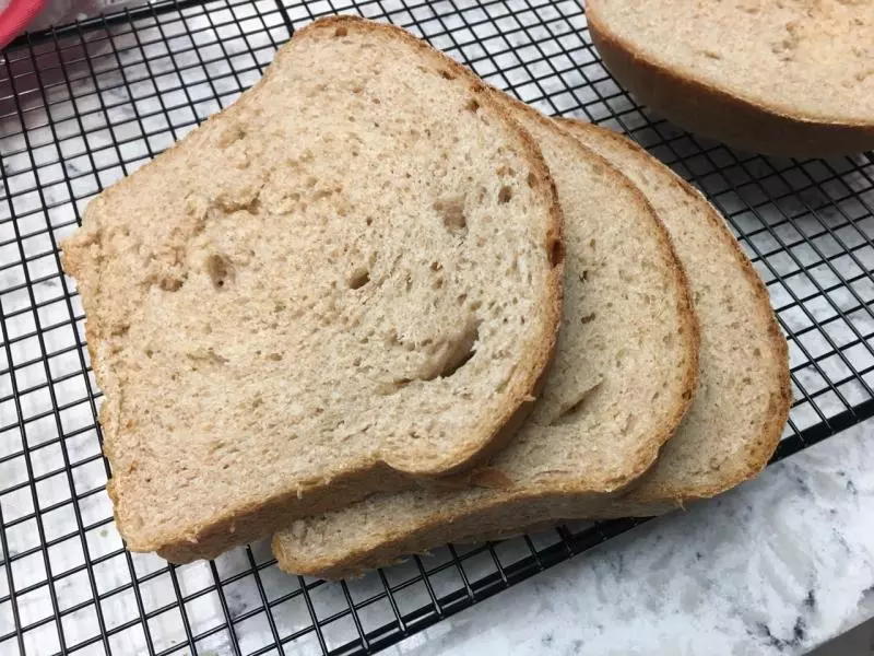 Whole wheat sandwich bread