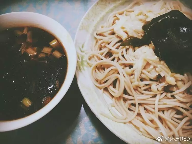 初秋的冷蕎麥麵